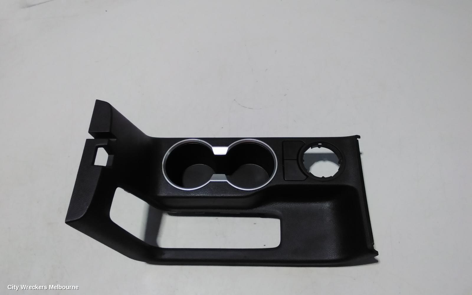 MITSUBISHI TRITON, MQ-MR, 03/2015 - 10/2023, CUP HOLDER: 101388