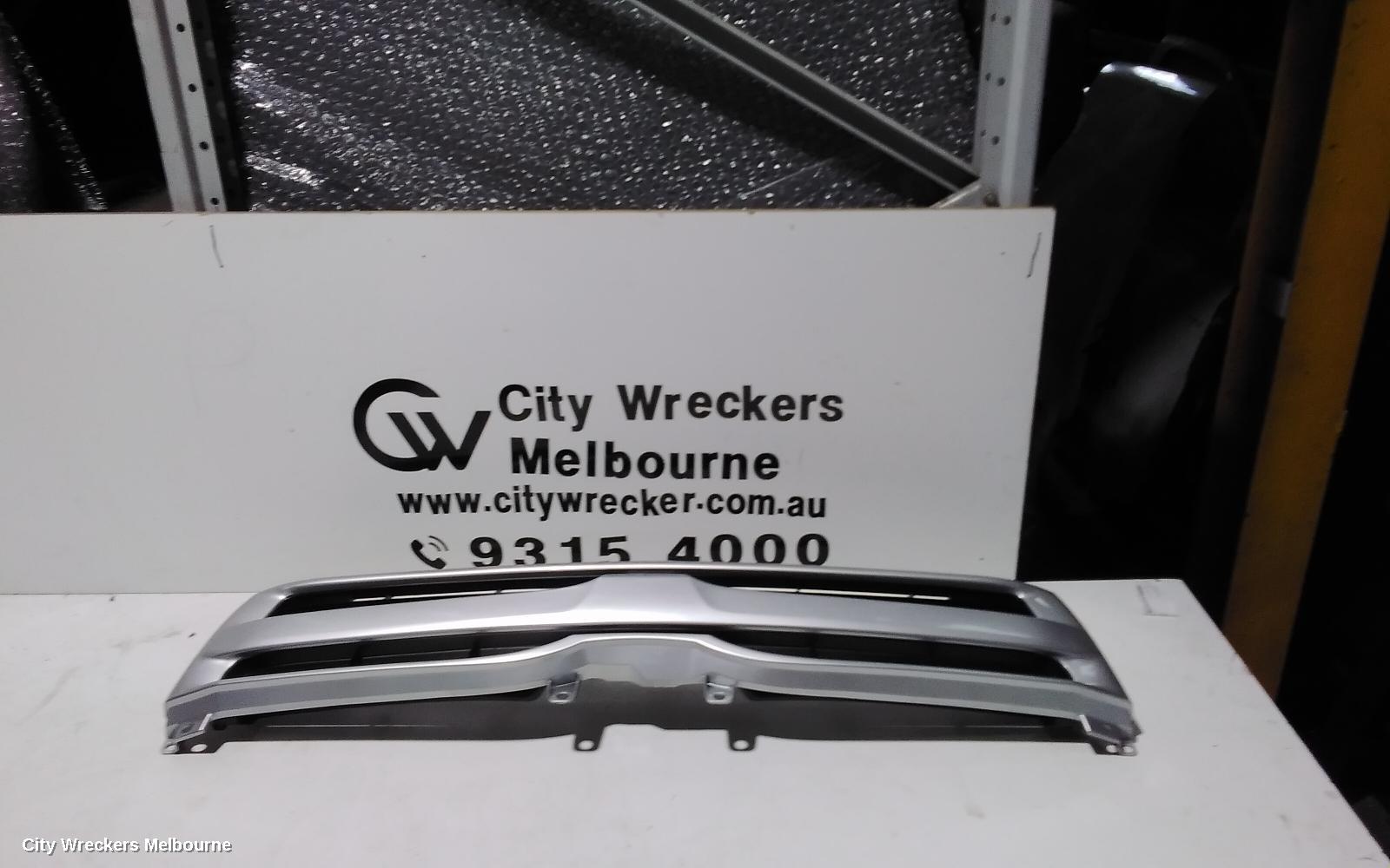 TOYOTA HIACE GRILLE, BUMPER GRILLE (CENTRE), TRH/KDH, LWB/SWB, 08/2010 - 01/2014