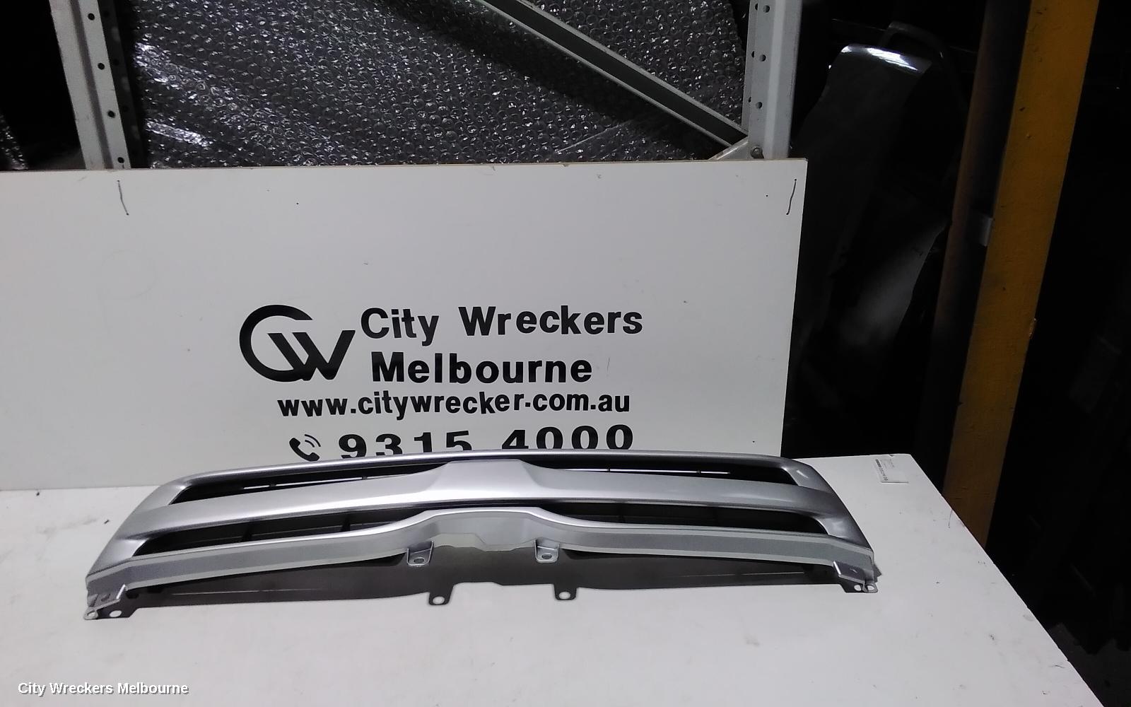 TOYOTA HIACE GRILLE, BUMPER GRILLE (CENTRE), TRH/KDH, LWB/SWB, 08/2010 - 01/2014
