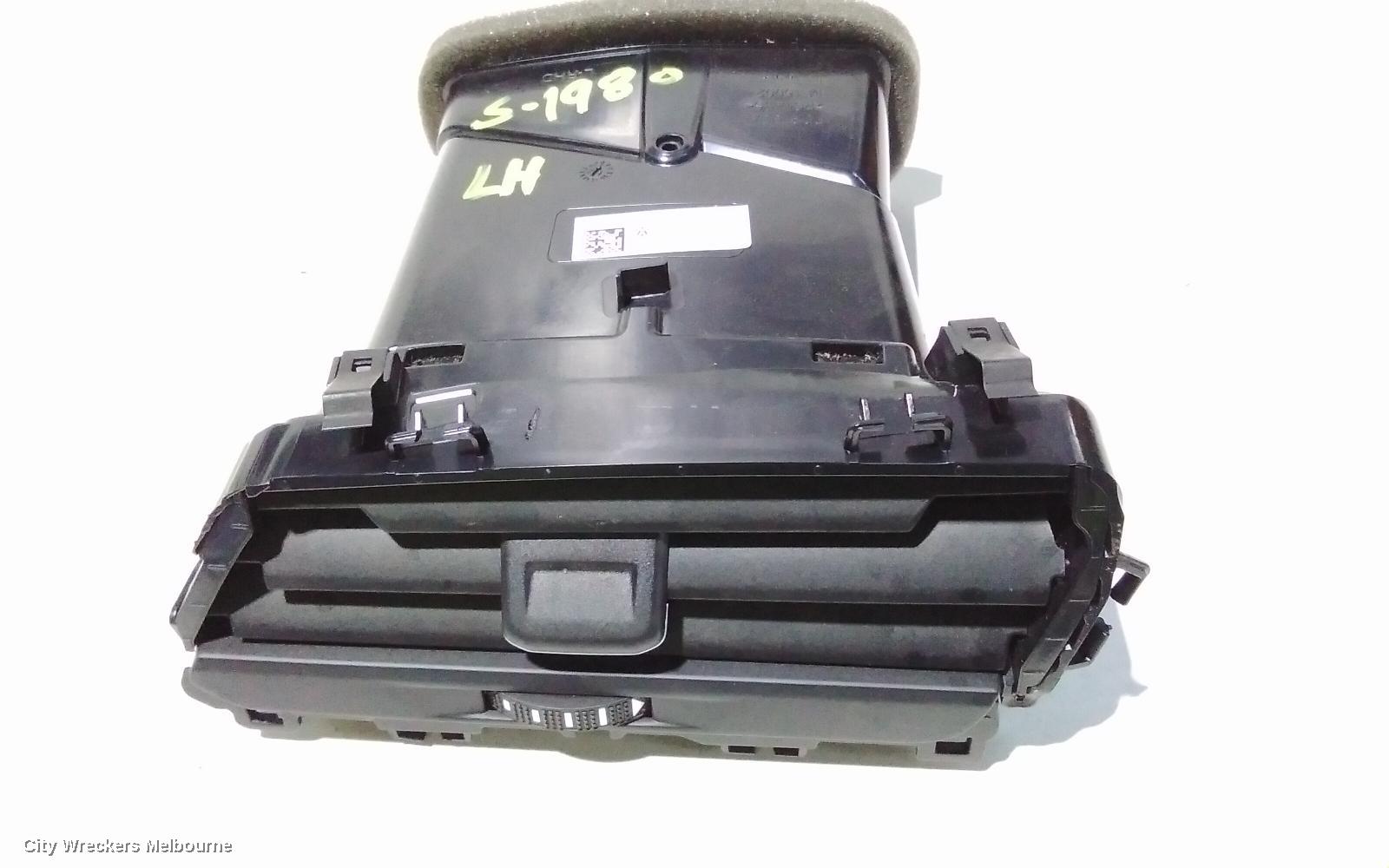 VOLKSWAGEN T-ROC, A1, 03/2020 - 12/2025, CENTER AIRVENT: 101439