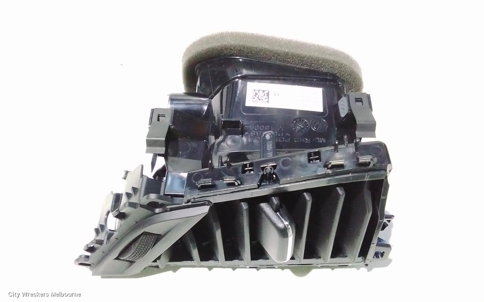 VOLKSWAGEN T-ROC, A1, 03/2020 - 12/2025, CENTER AIRVENT: 101439