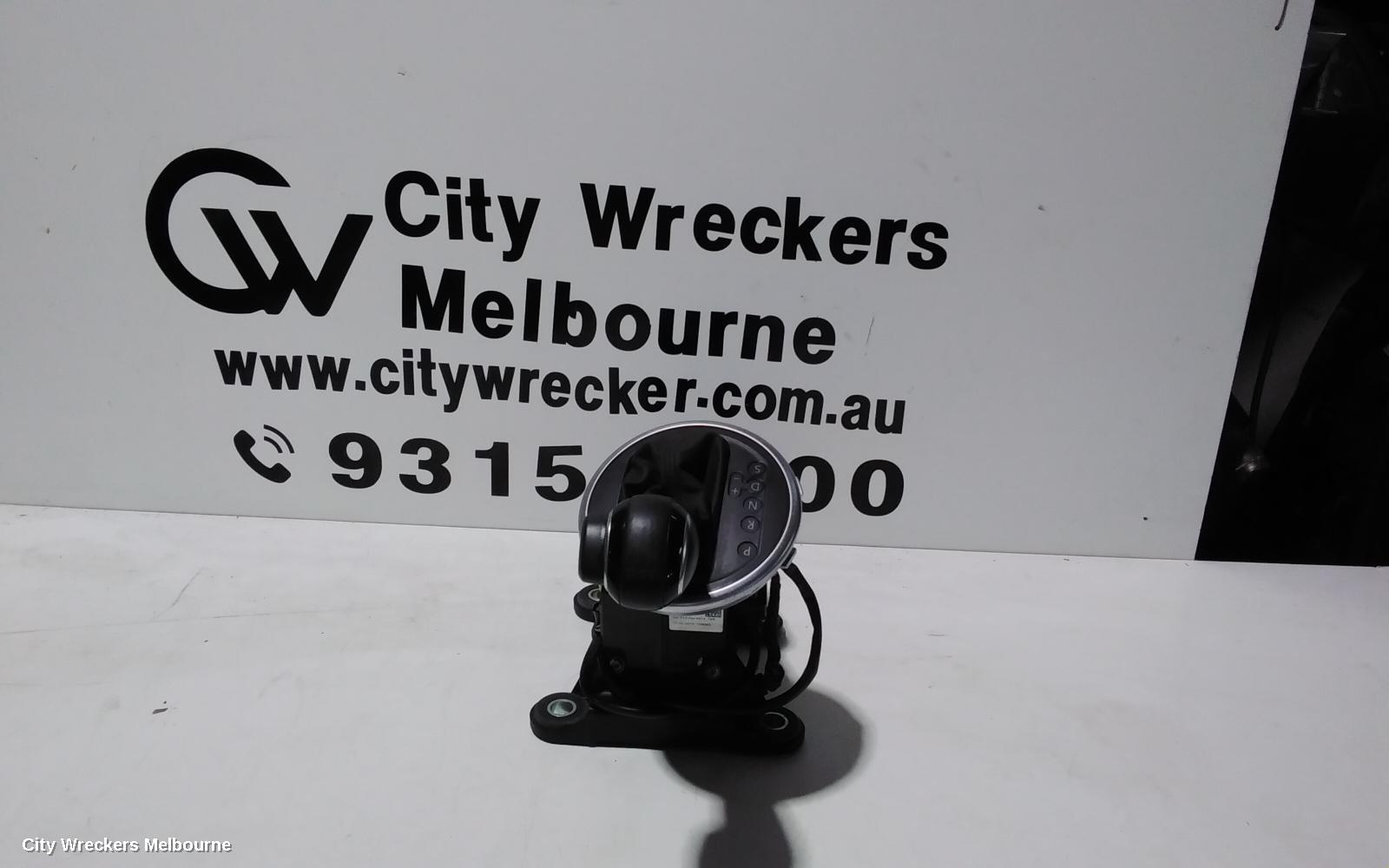 VOLKSWAGEN TRANSPORTER GEAR STICK/SHIFTER, AUTO T/M, T5, 03/2010 - 06/2015