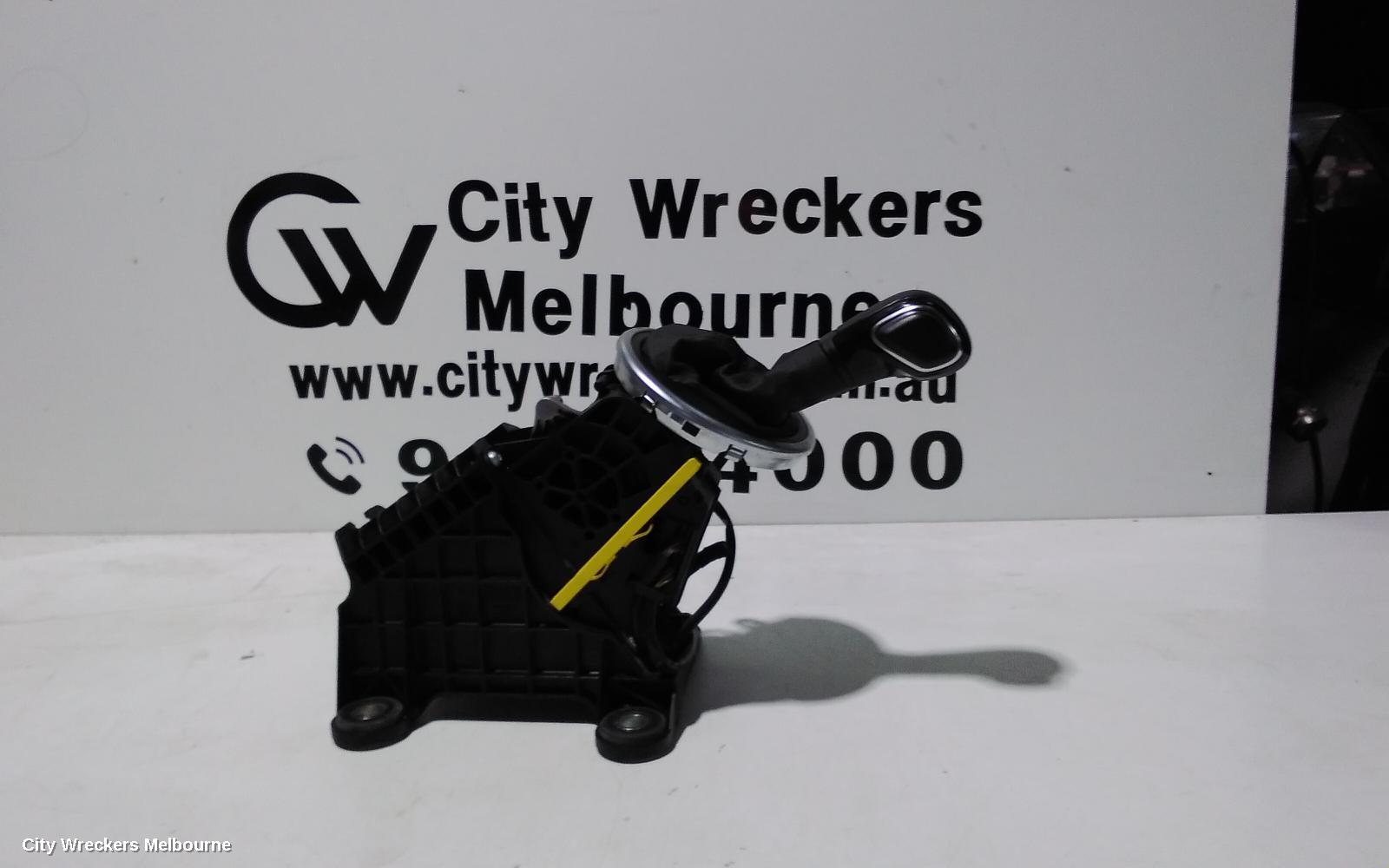 VOLKSWAGEN TRANSPORTER GEAR STICK/SHIFTER, AUTO T/M, T5, 03/2010 - 06/2015