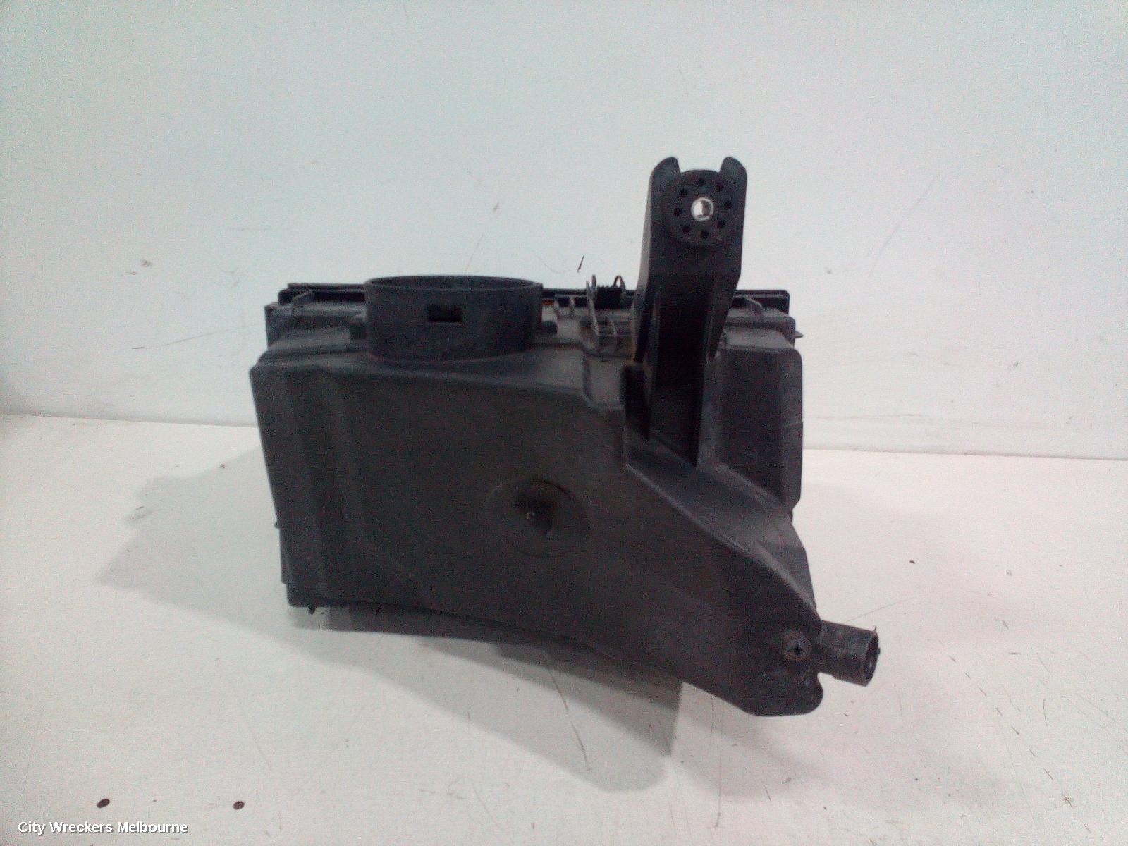 VOLKSWAGEN TRANSPORTER AIR CLEANER/BOX, AIR CLEANER, T5, 2.0, DIESEL, 03/2010 - 06/2015