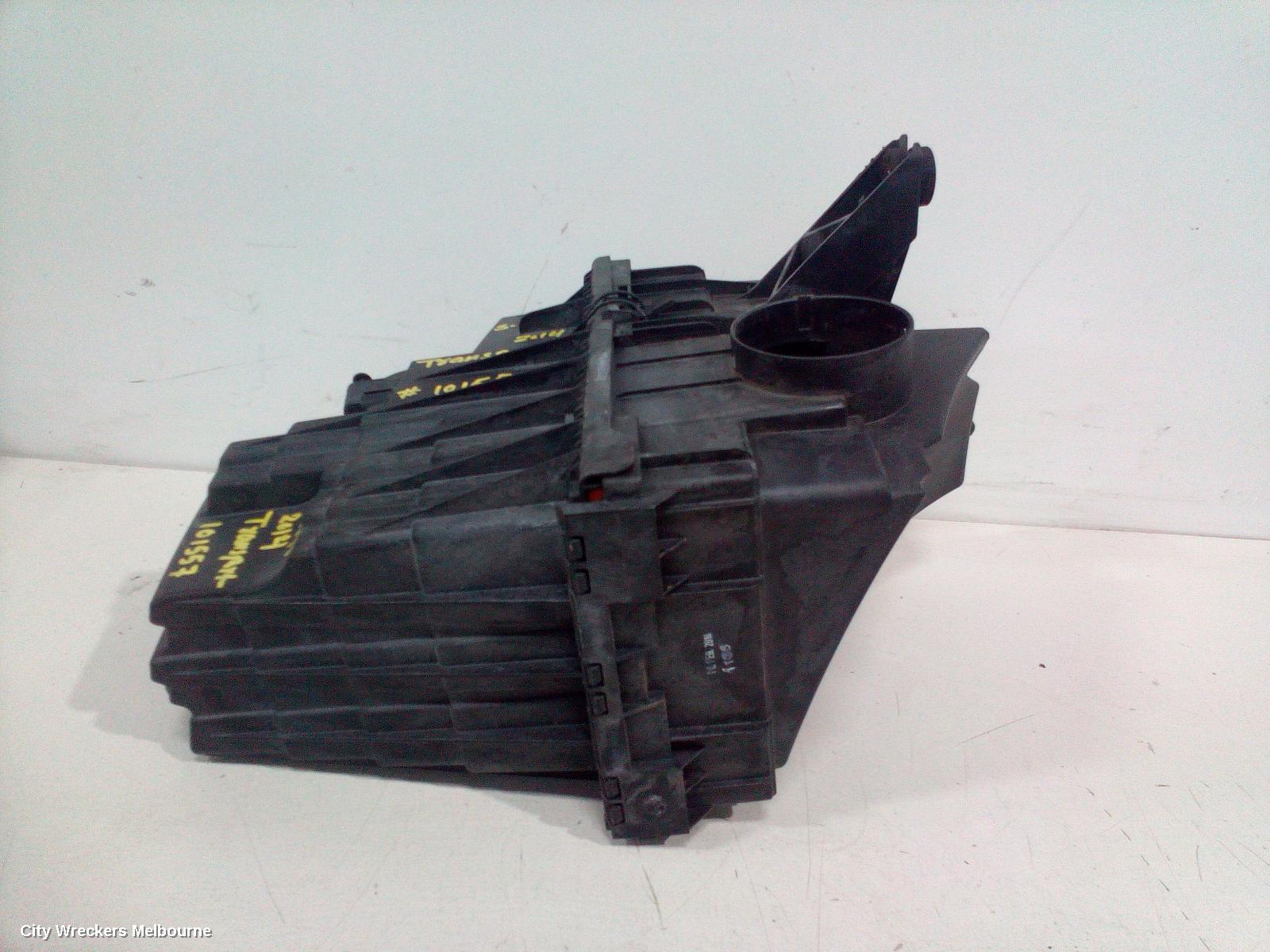 VOLKSWAGEN TRANSPORTER AIR CLEANER/BOX, AIR CLEANER, T5, 2.0, DIESEL, 03/2010 - 06/2015