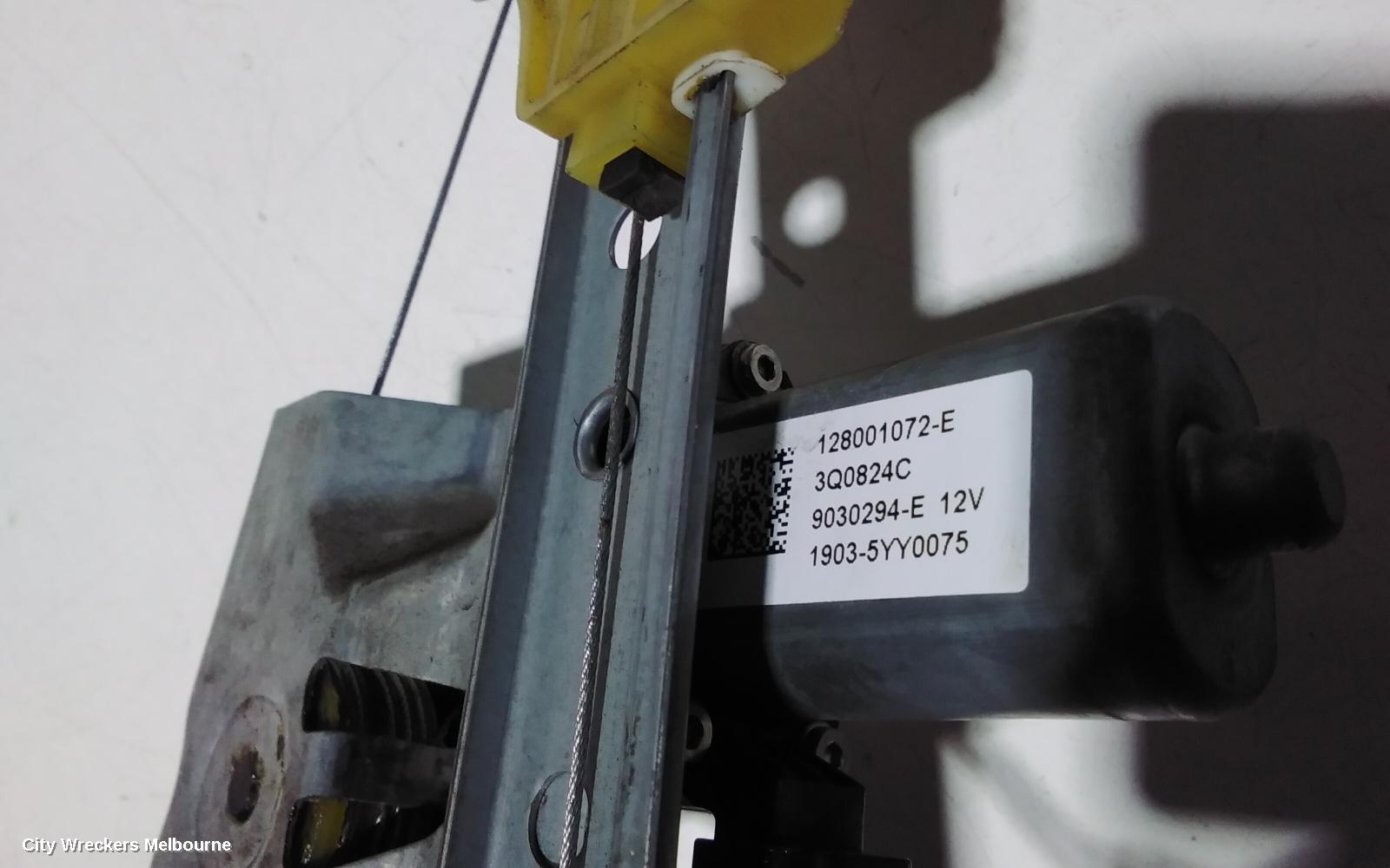 RENAULT CLIO LEFT REAR WND REG/MOTOR, X98, 09/2013 - 10/2019