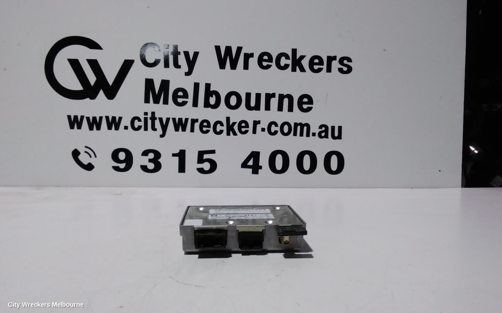 HOLDEN CRUZE RADIO/CD/DVD/SAT/TV, DASH RADIO CONTROL PANEL/CONTROL UNIT, NON SAT NAV TYPE, GLOSS BLACK FACE, JH, 03/2011 - 01/2017