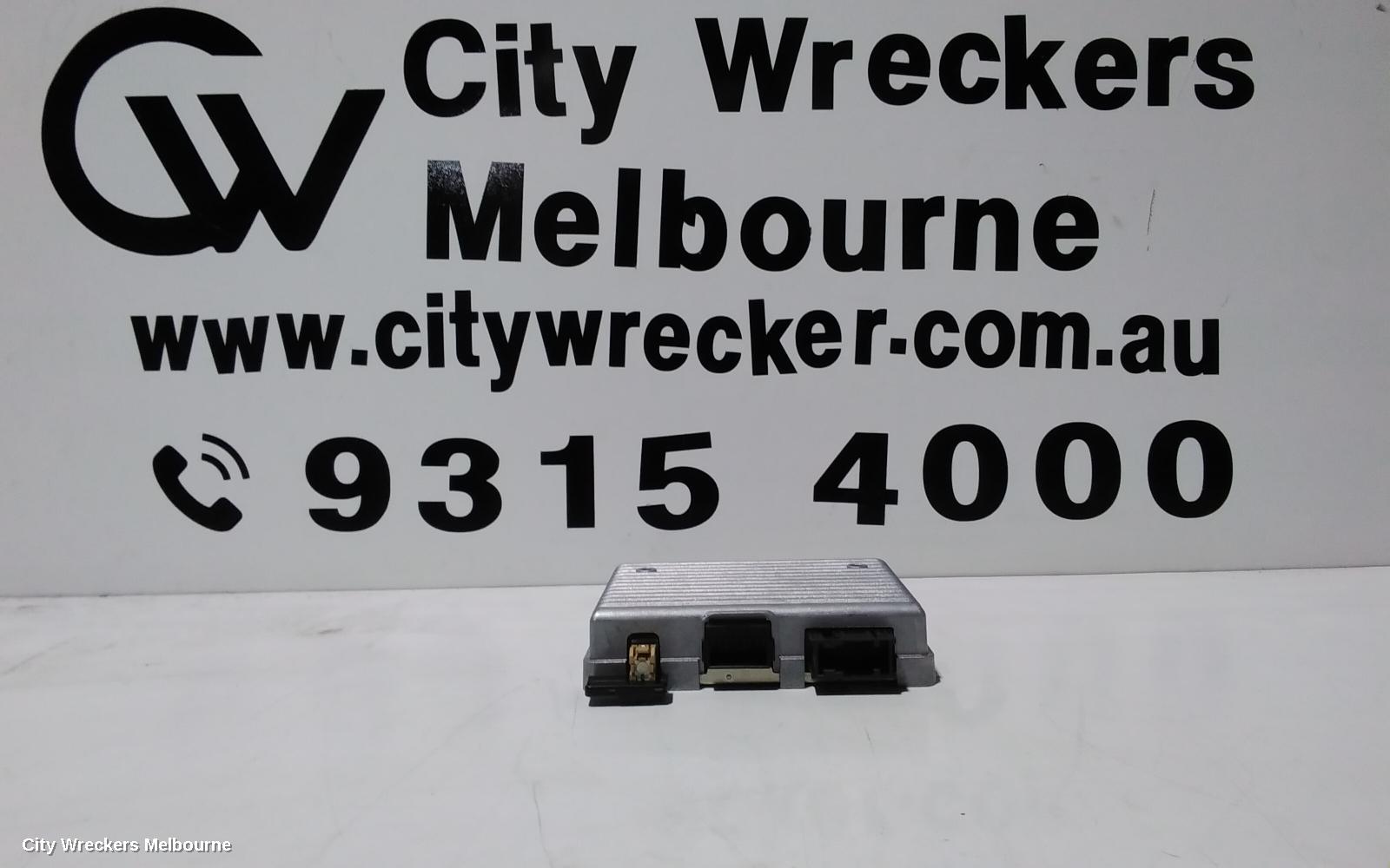 HOLDEN CRUZE RADIO/CD/DVD/SAT/TV, DASH RADIO CONTROL PANEL/CONTROL UNIT, NON SAT NAV TYPE, GLOSS BLACK FACE, JH, 03/2011 - 01/2017