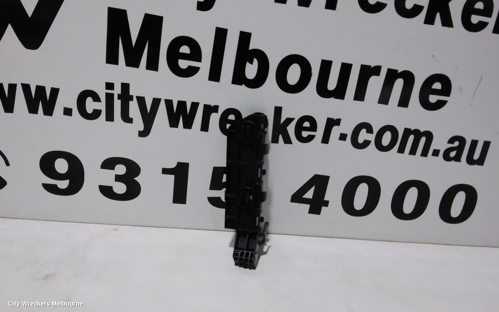 HONDA CRV, RE 03/2007 - 10/2012, RHF BAAR BRAKET: 101814
