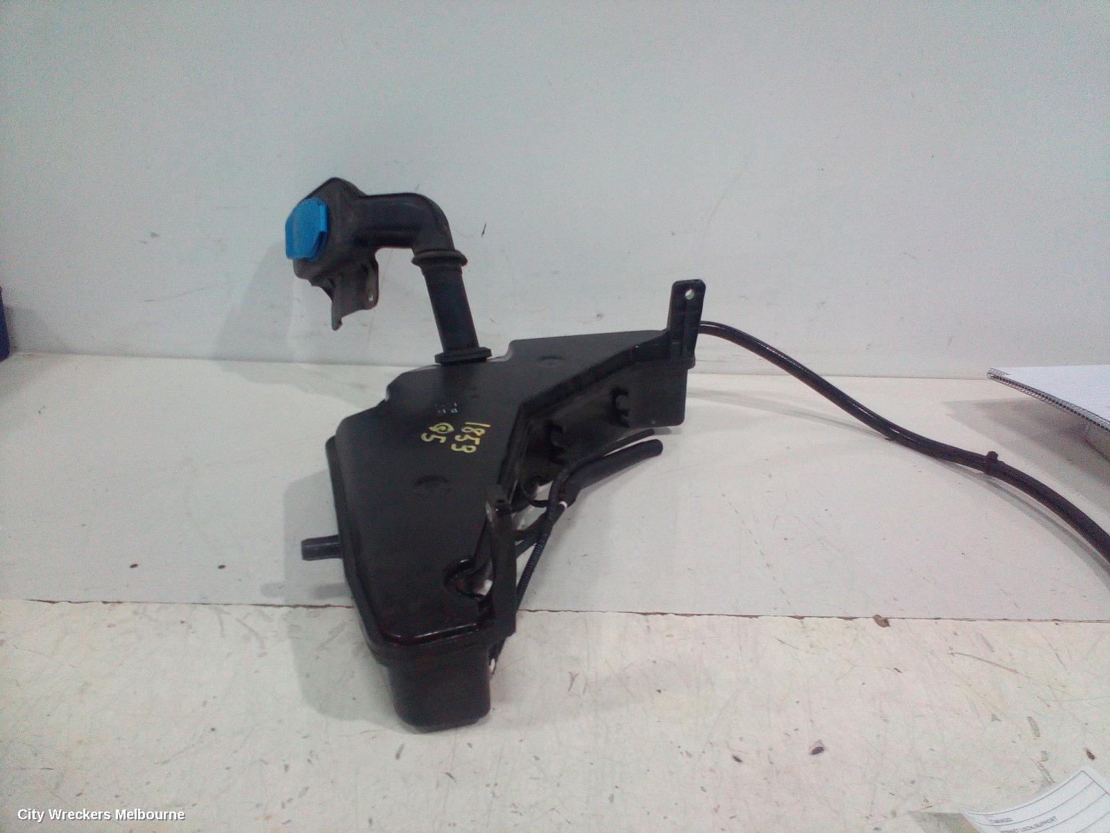 AUDI Q5 WASHER BOTTLE, 8R, W/ XENON TYPE, 03/2009 - 01/2017