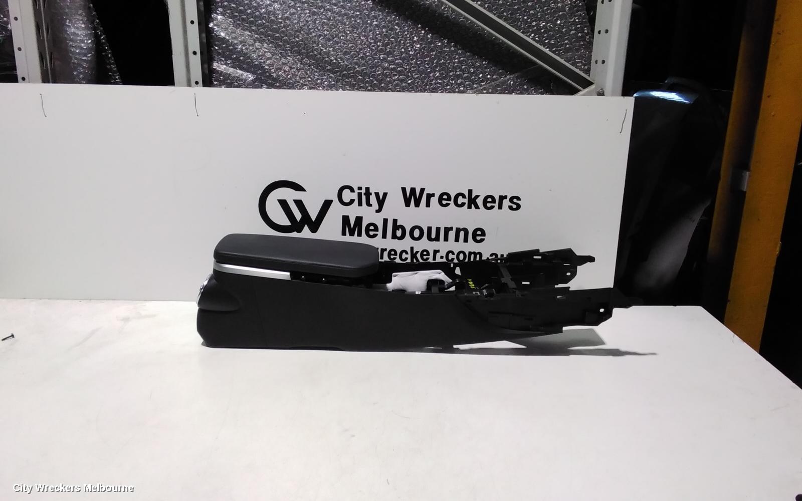KIA STINGER CONSOLE, CK, 06/2017 - 04/2023