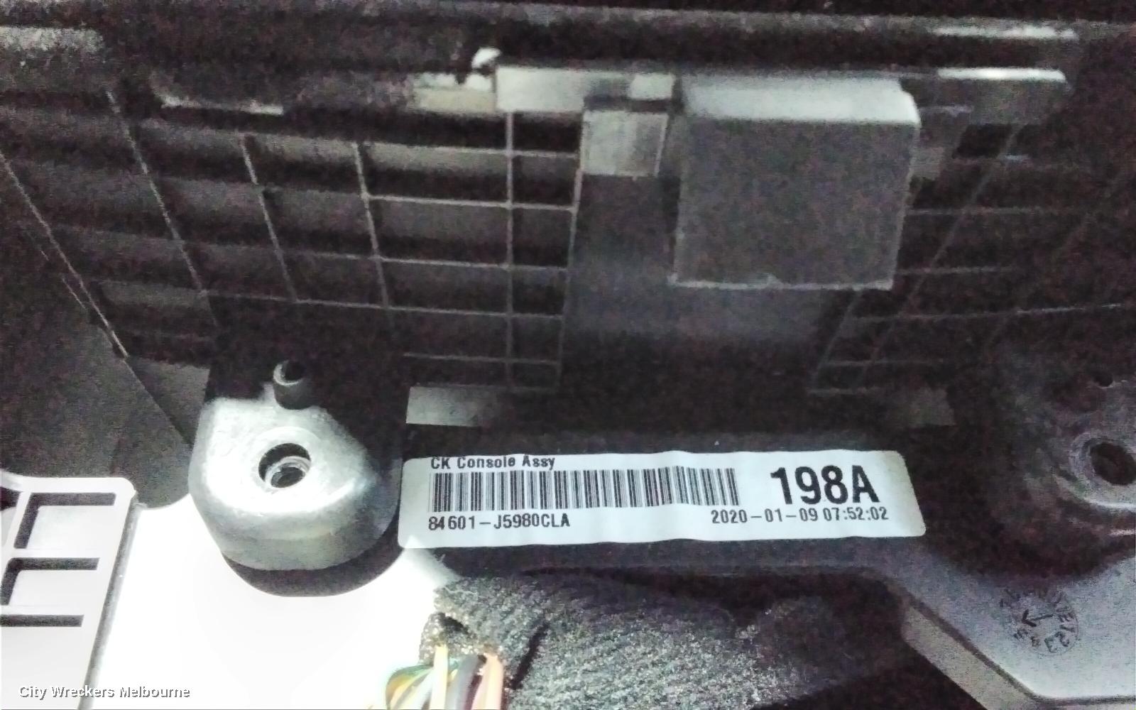 KIA STINGER CONSOLE, CK, 06/2017 - 04/2023