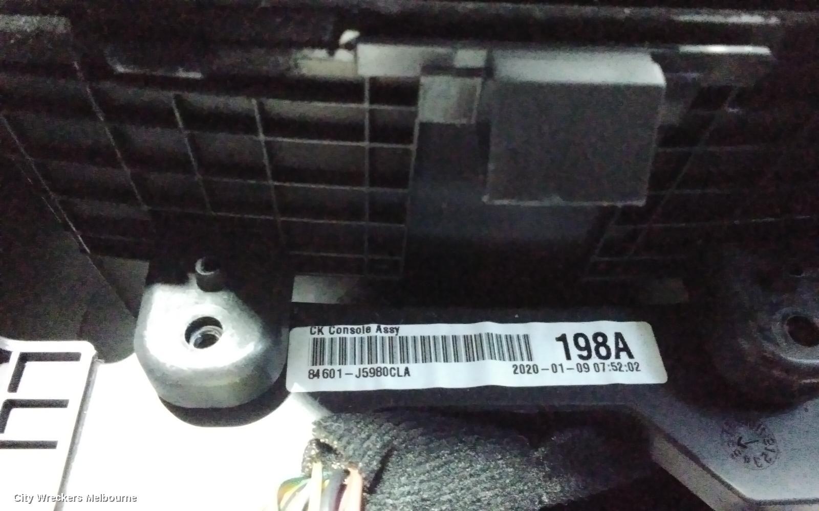 KIA STINGER CONSOLE, CK, 06/2017 - 04/2023