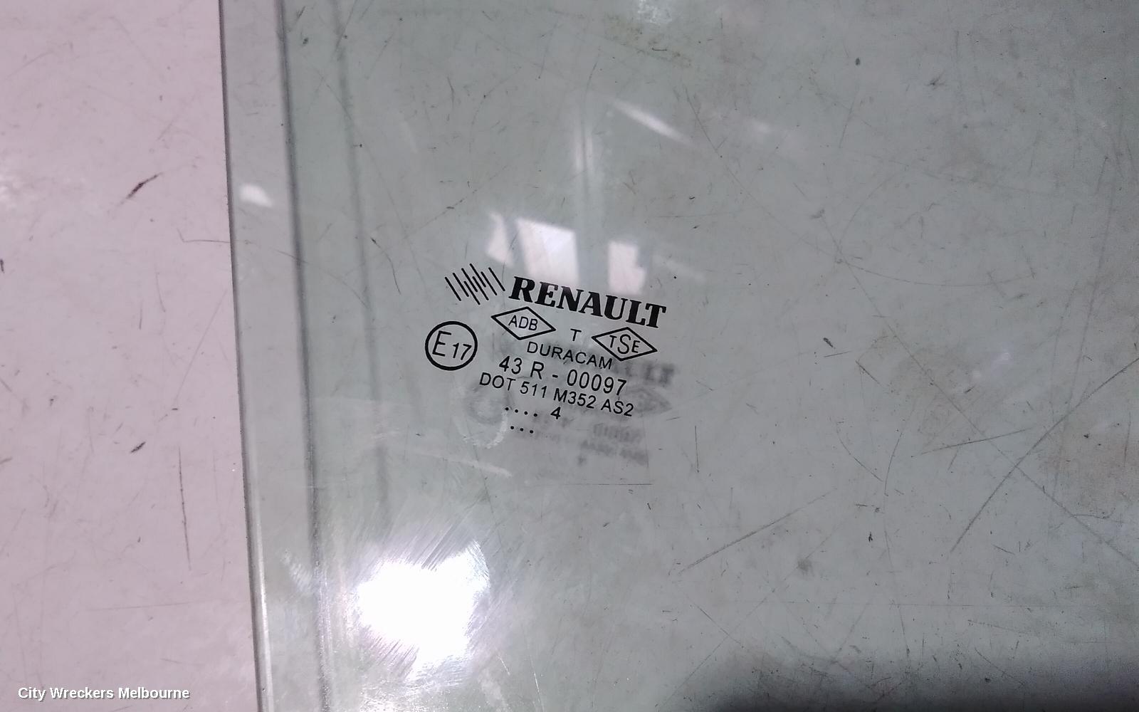 RENAULT CLIO RIGHT FRONT DOOR WINDOW, X98, 09/2013 - 10/2019