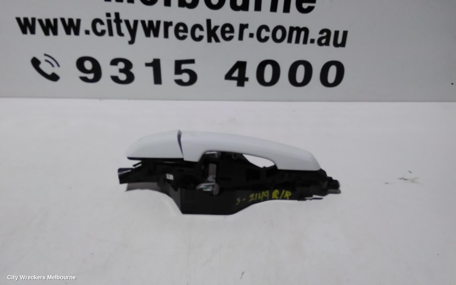 LAND ROVER DISCOVERY SPORT DOOR HANDLE, LH REAR, OUTER, COLOUR CODED, NON CHROME INSERT TYPE, L550, 01/2015 - 06/2019