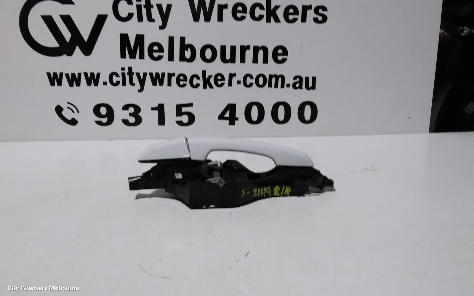 LAND ROVER DISCOVERY SPORT DOOR HANDLE, LH REAR, OUTER, COLOUR CODED, NON CHROME INSERT TYPE, L550, 01/2015 - 06/2019