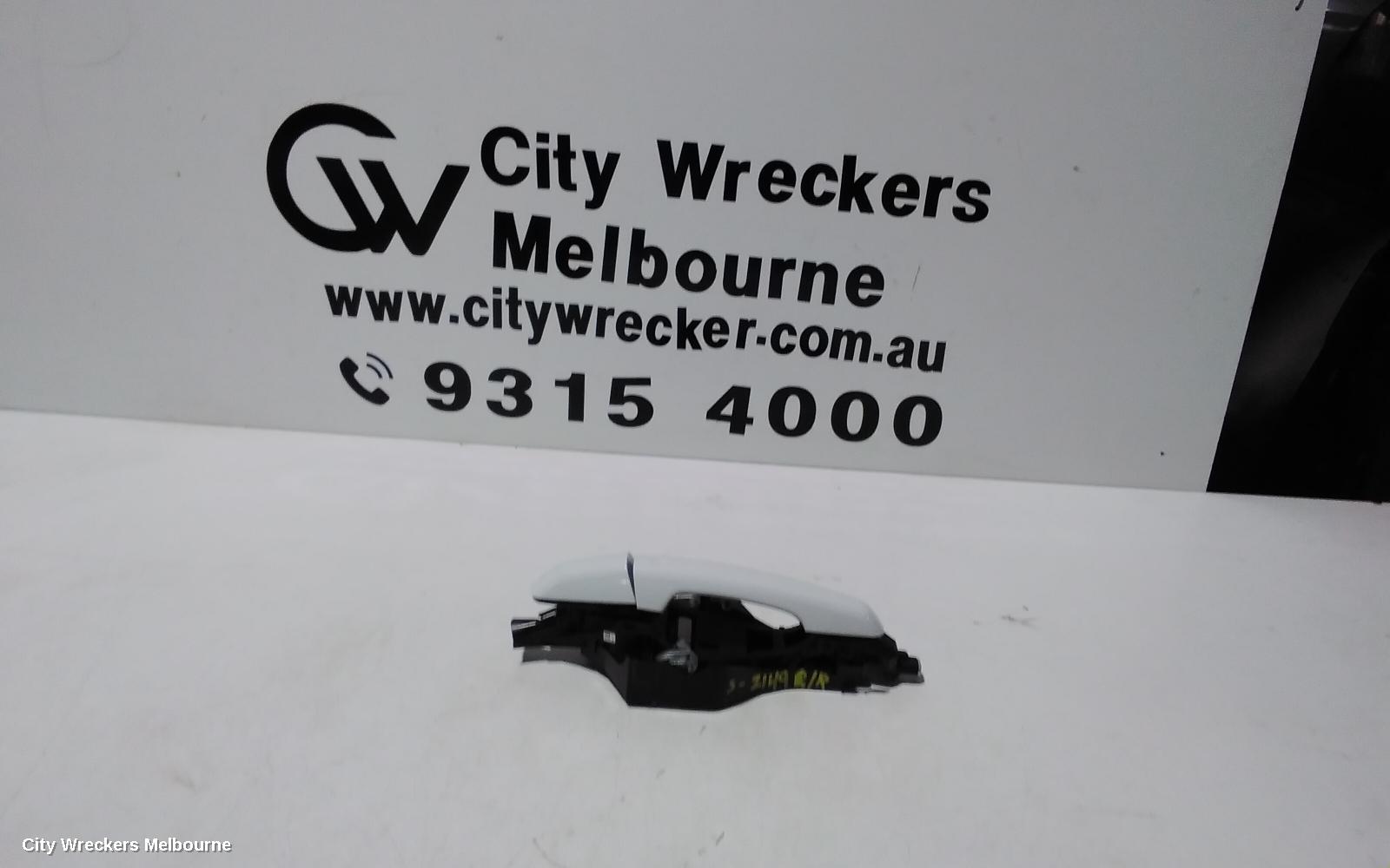 LAND ROVER DISCOVERY SPORT DOOR HANDLE, LH REAR, OUTER, COLOUR CODED, NON CHROME INSERT TYPE, L550, 01/2015 - 06/2019