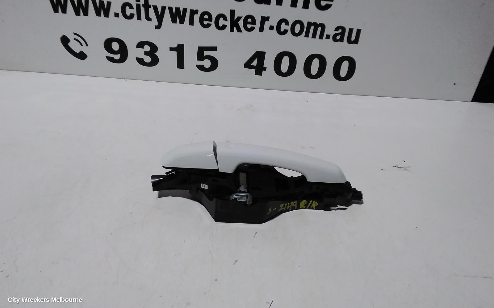 LAND ROVER DISCOVERY SPORT DOOR HANDLE, LH REAR, OUTER, COLOUR CODED, NON CHROME INSERT TYPE, L550, 01/2015 - 06/2019