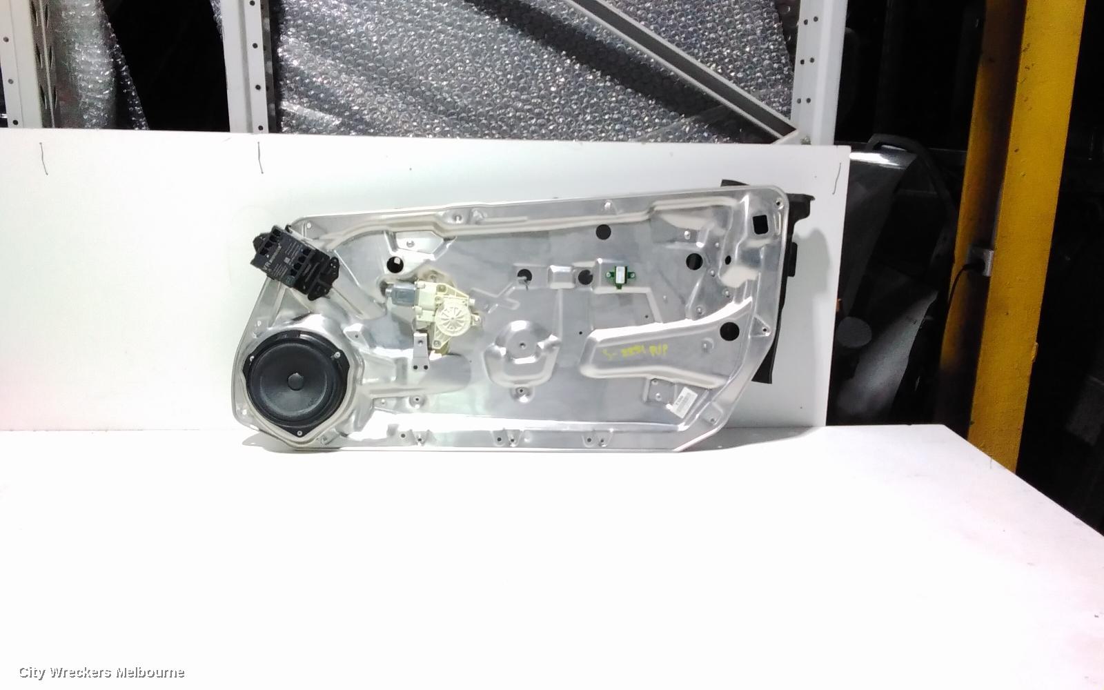MERCEDES C CLASS RIGHT FRONT WINDOW REG/MOTOR, C204, DOOR REG ASSY (REG AND MOTOR), COUPE 05/2011 - 01/2015