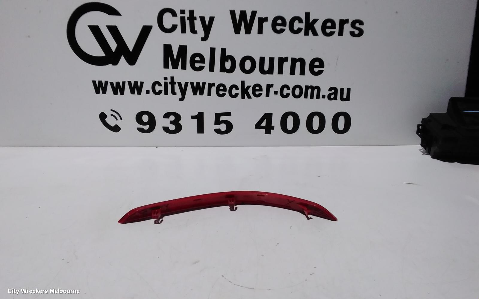 VOLKSWAGEN CADDY, 2KN, 12/2015 - 02/2021, RHR REAR BAR REFLECTOR: 102021