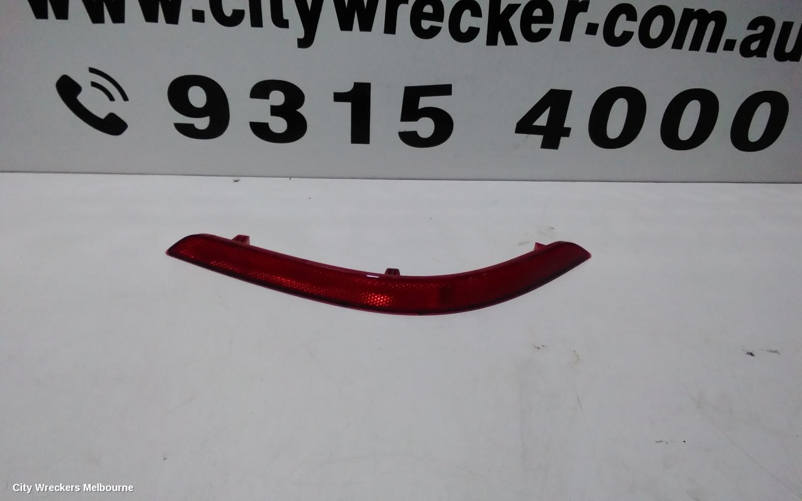 VOLKSWAGEN CADDY, 2KN, 12/2015 - 02/2021, LHR REAR BAR REFLECTOR: 102022