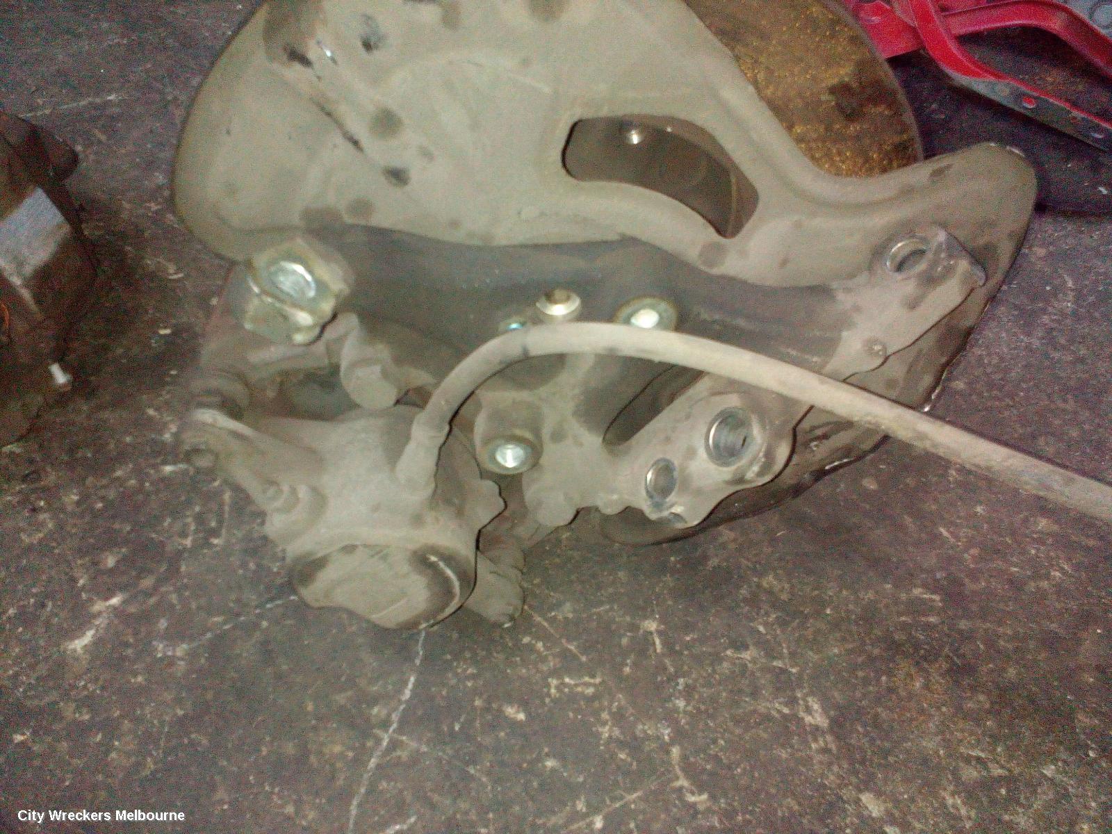 MERCEDES C CLASS LEFT FRONT HUB ASSEMBLY, W204/S204/C204, NON AMG TYPE, 07/2007 - 01/2015