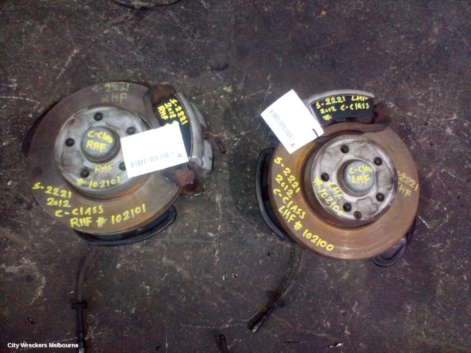 MERCEDES C CLASS LEFT FRONT HUB ASSEMBLY, W204/S204/C204, NON AMG TYPE, 07/2007 - 01/2015