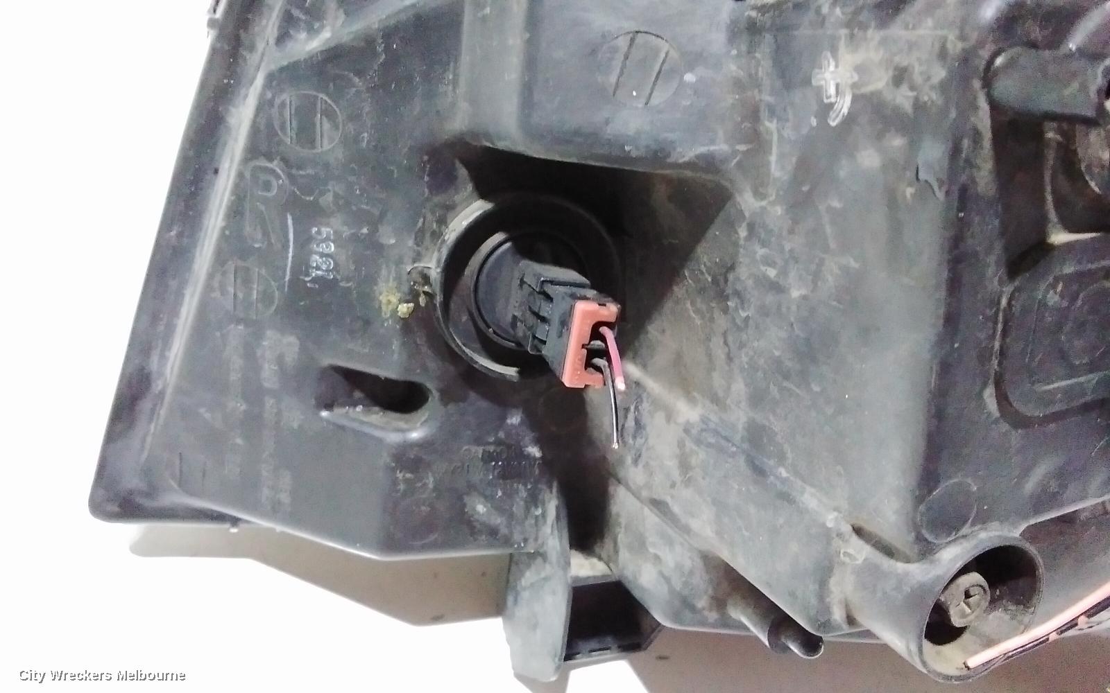 NISSAN XTRAIL RIGHT HEADLAMP, T30, BLUE LENS TYPE, 10/2001 - 09/2007