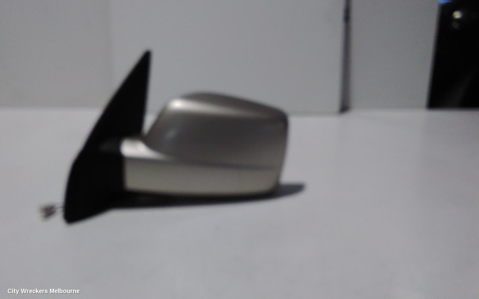 NISSAN XTRAIL LEFT DOOR MIRROR, T30, 3 WIRE TYPE, 10/2001 - 09/2007