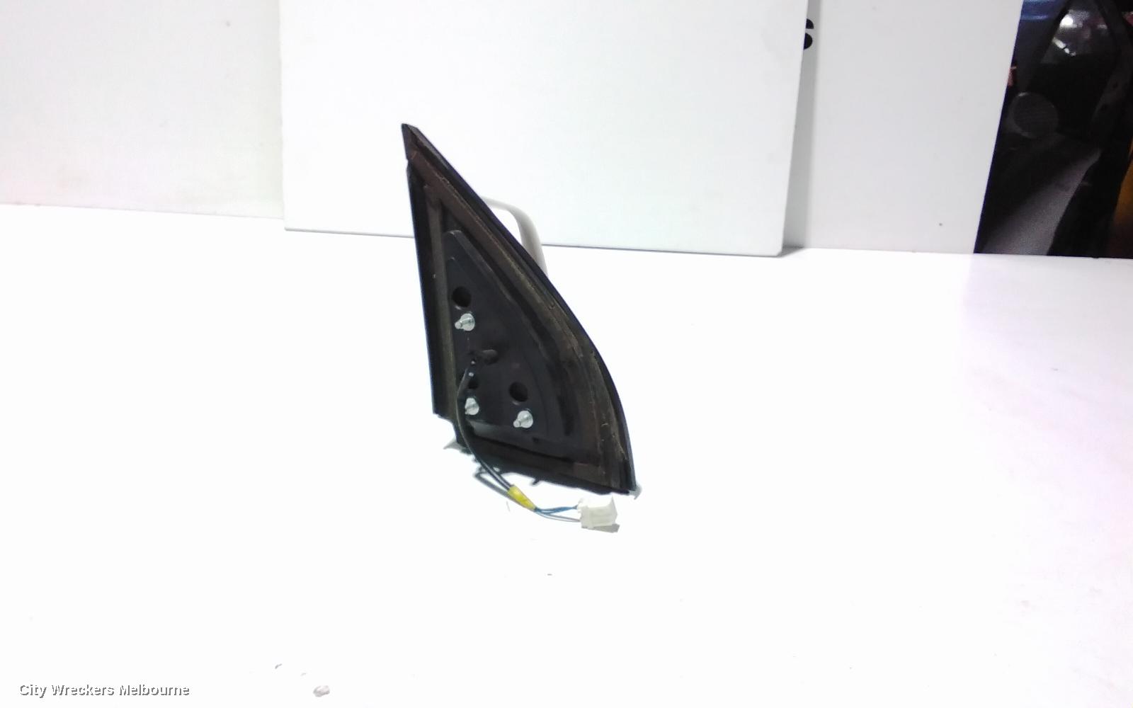 NISSAN XTRAIL LEFT DOOR MIRROR, T30, 3 WIRE TYPE, 10/2001 - 09/2007