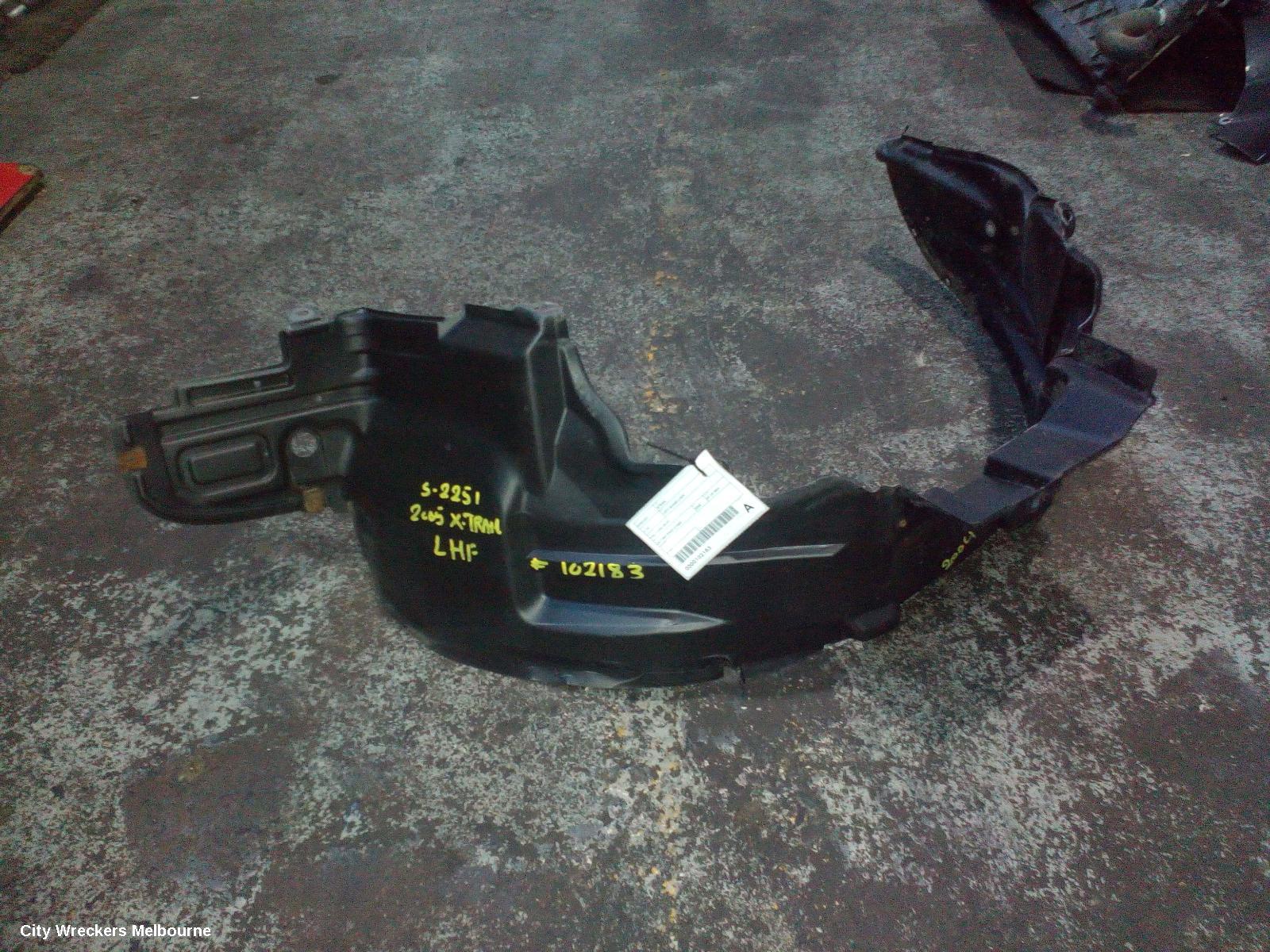 NISSAN XTRAIL LEFT GUARD LINER, T30, 11/2003 - 09/2007