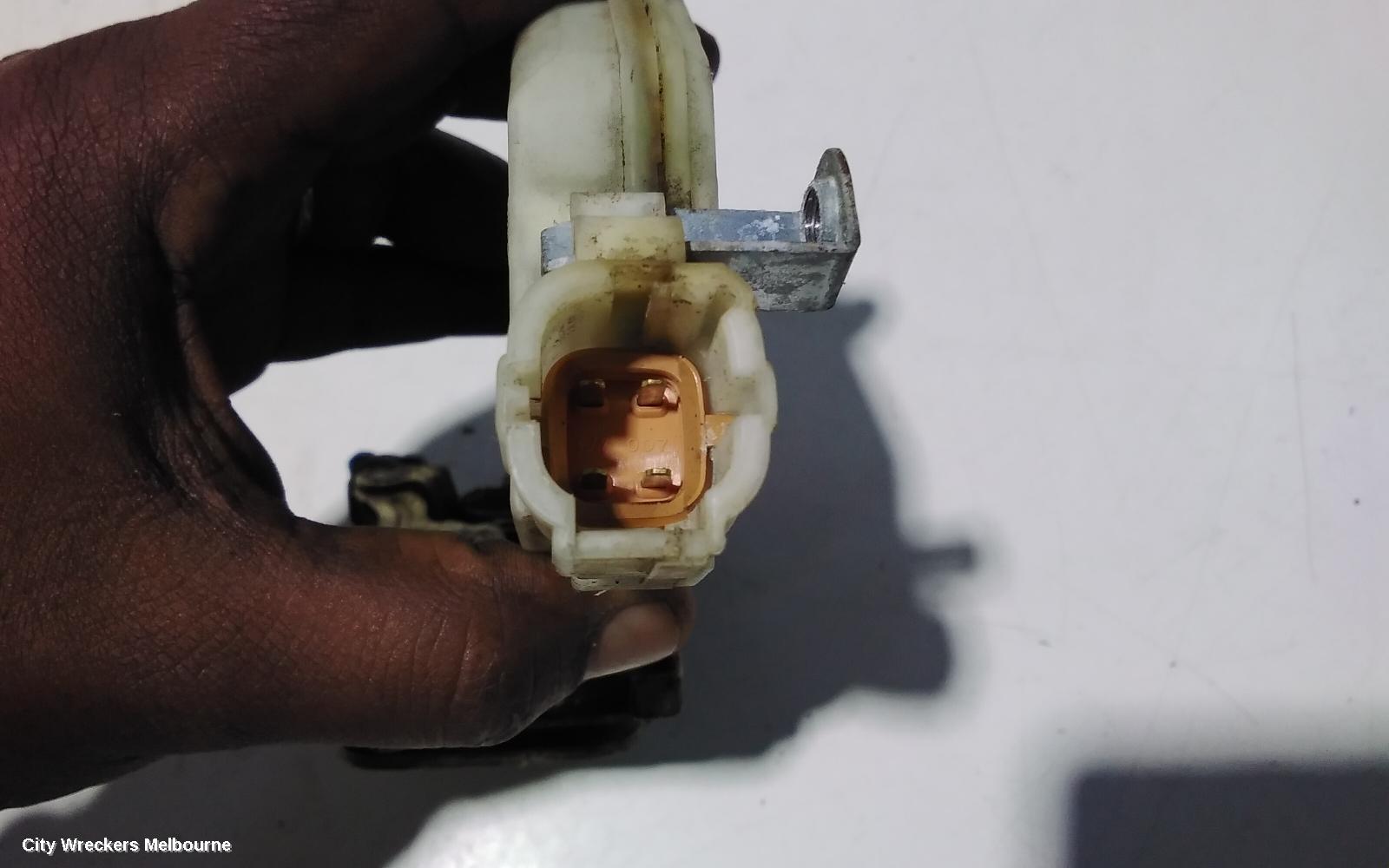 NISSAN XTRAIL DOOR/BOOT/GATE LOCK, RIGHT FRONT DOOR LOCK, T30, 10/2001 - 09/2007