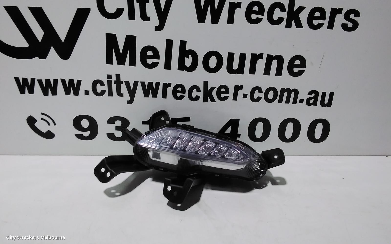 HYUNDAI I30 RIGHT INDICATOR/FOG/SIDE, DAYTIME RUNNING LAMP, PD, HATCH (S. KOREA VIN KMHH), GO/ACTIVE/ELITE/SR, SINGLE LED TYPE (3 PIN PLUG), 03/2017 - 08/2020