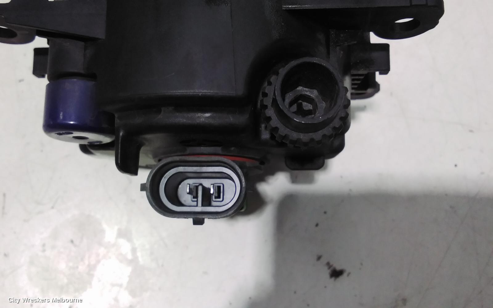 SUZUKI SWIFT RIGHT INDICATOR/FOG/SIDE, FZ, 08/2010 - 03/2017