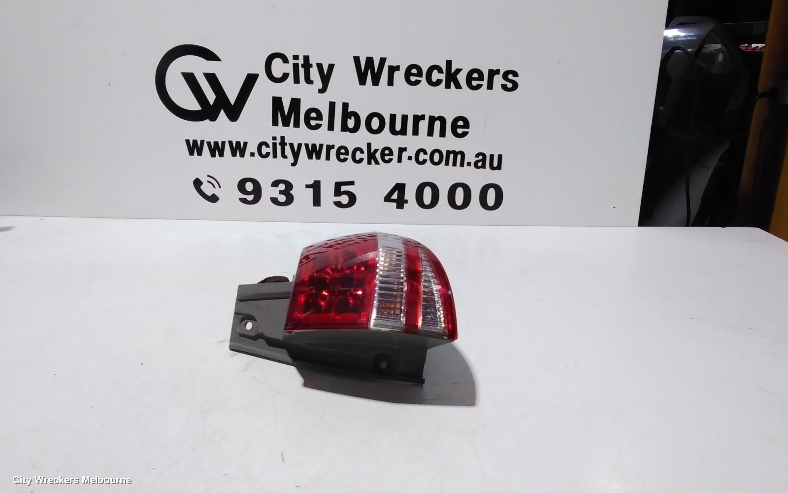 TOYOTA TARAGO RIGHT TAILLIGHT, ACR50R, 03/2006 - 12/2008