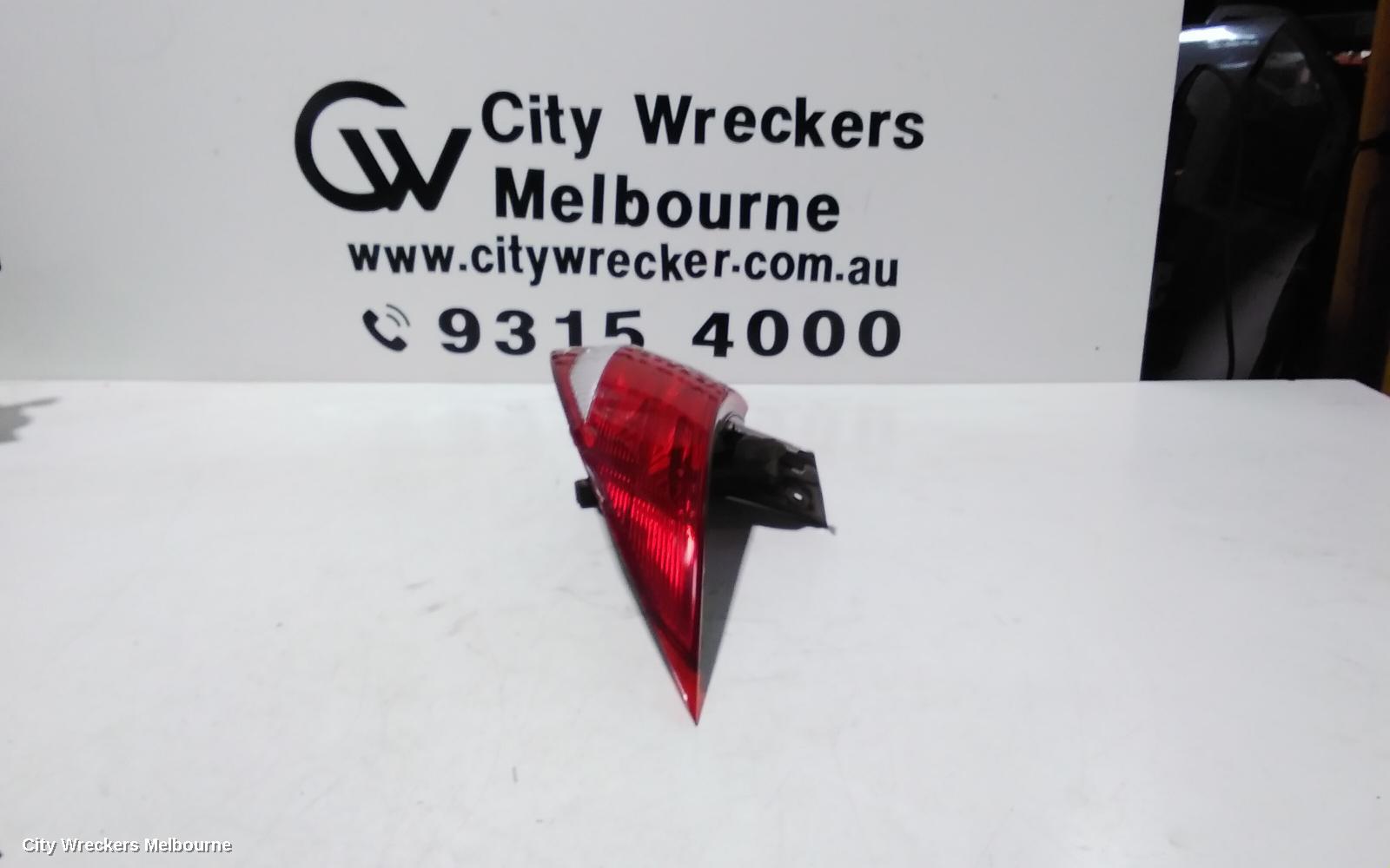 TOYOTA TARAGO RIGHT TAILLIGHT, ACR50R, 03/2006 - 12/2008