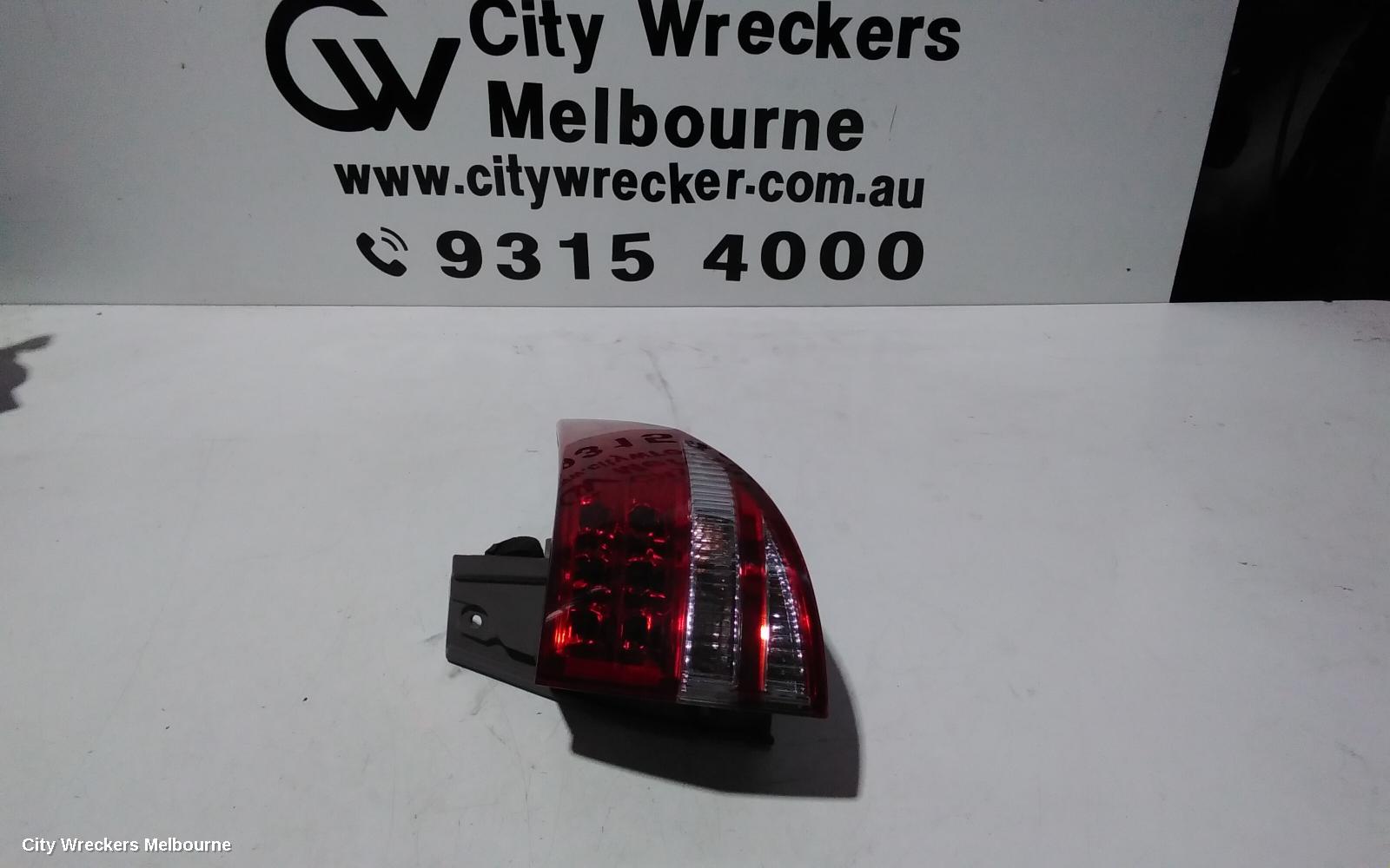 TOYOTA TARAGO RIGHT TAILLIGHT, ACR50R, 03/2006 - 12/2008