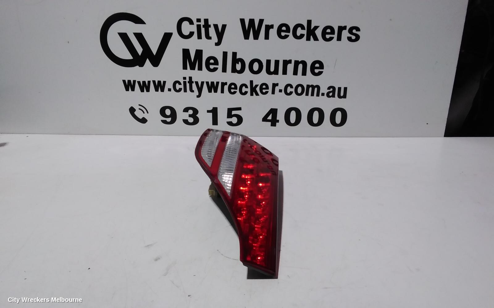 TOYOTA TARAGO REAR GARNISH, TAILGATE LAMP (LH SIDE), ACR50R, 03/2006 - 12/2008
