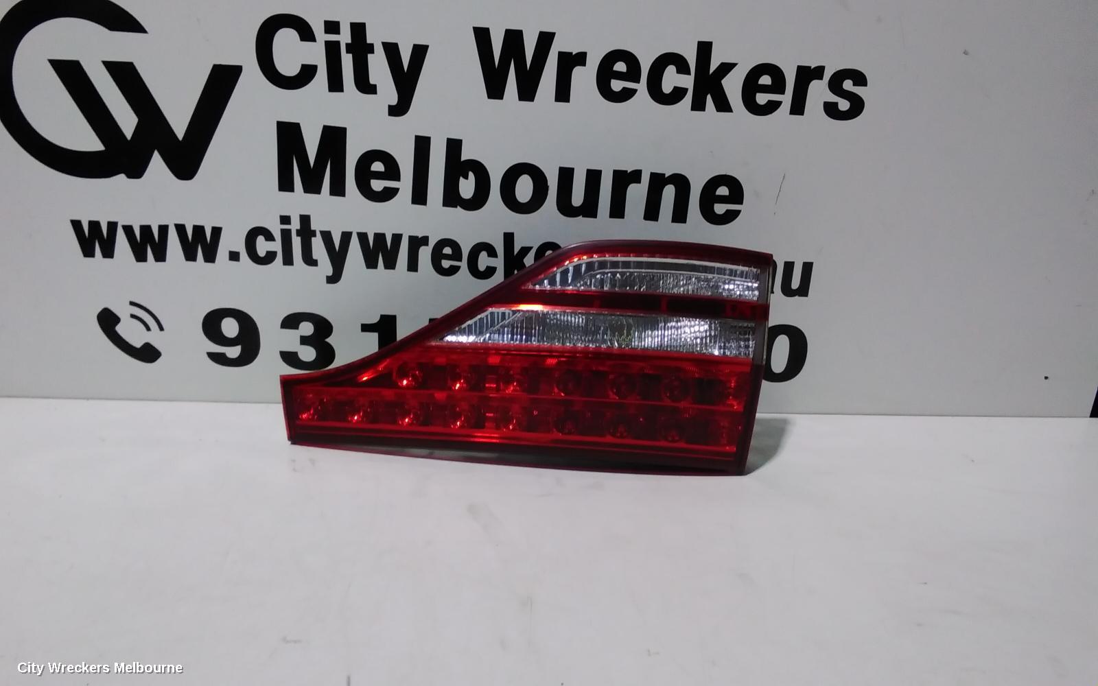 TOYOTA TARAGO REAR GARNISH, TAILGATE LAMP (LH SIDE), ACR50R, 03/2006 - 12/2008