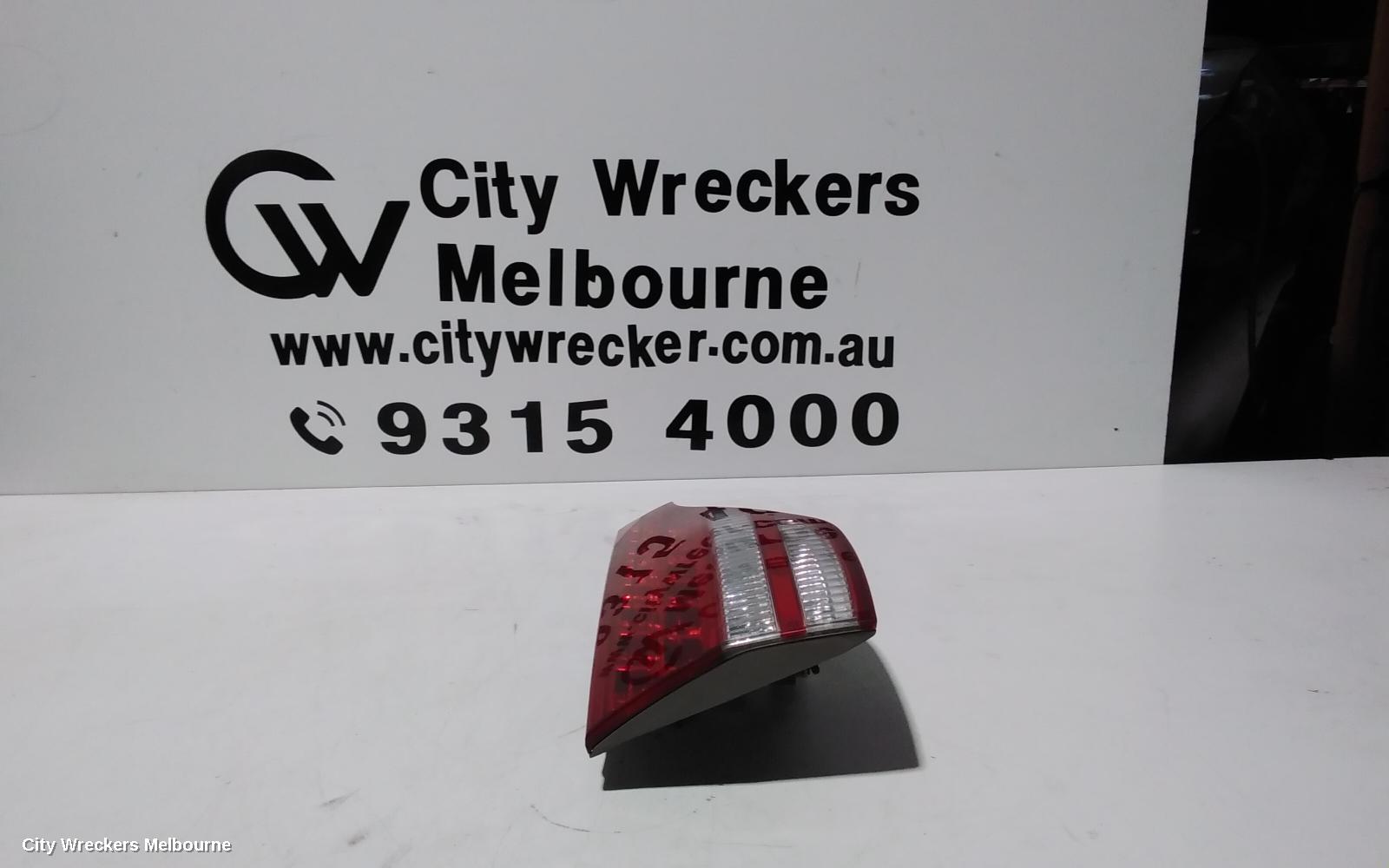 TOYOTA TARAGO REAR GARNISH, TAILGATE LAMP (LH SIDE), ACR50R, 03/2006 - 12/2008