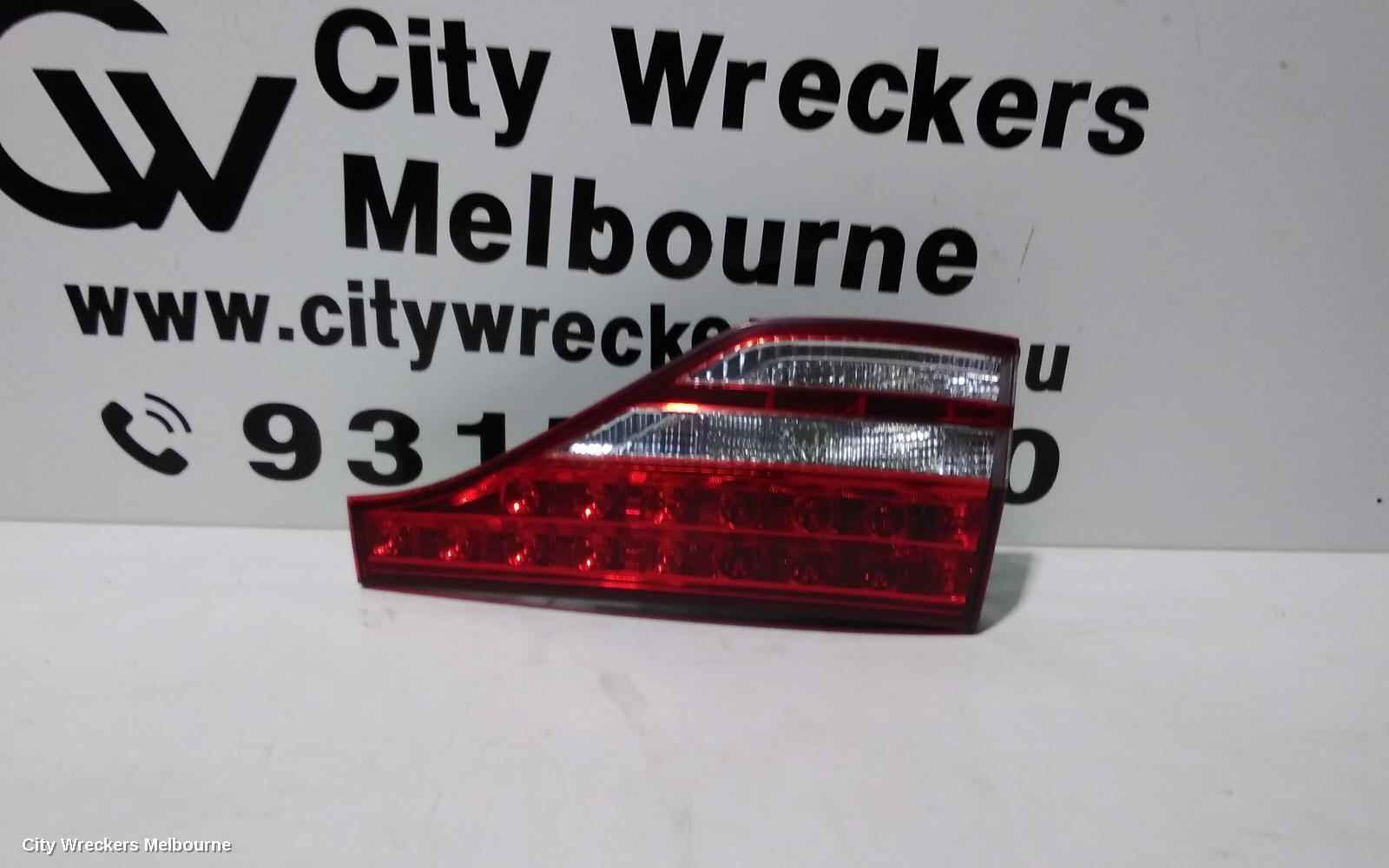 TOYOTA TARAGO REAR GARNISH, TAILGATE LAMP (LH SIDE), ACR50R, 03/2006 - 12/2008
