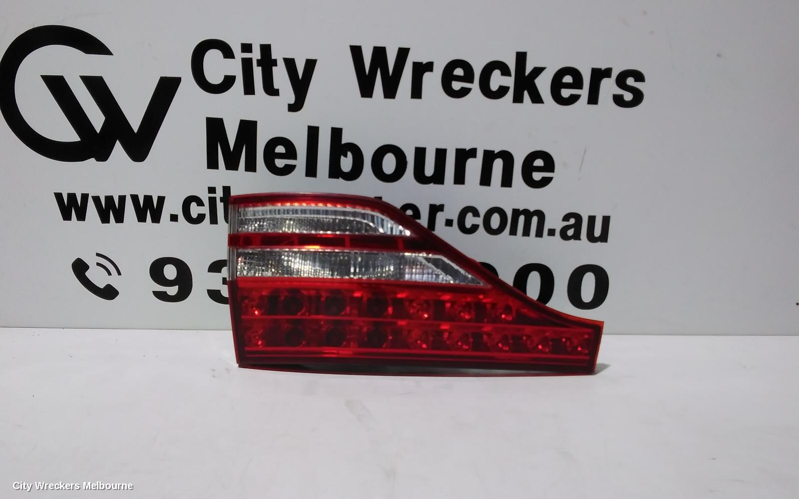 TOYOTA TARAGO REAR GARNISH, TAILGATE LAMP (RH SIDE), ACR50R, 03/2006 - 12/2008