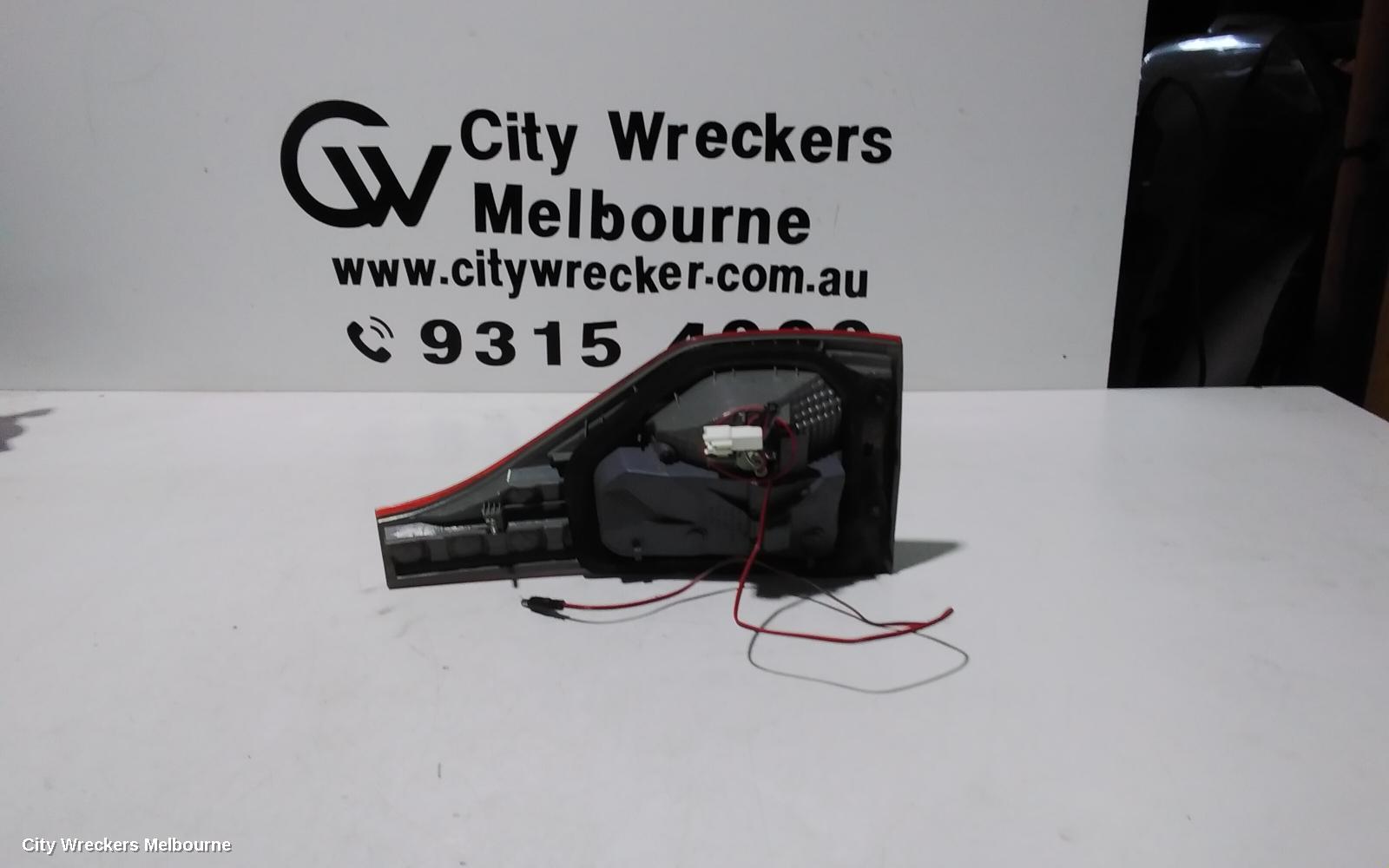 TOYOTA TARAGO REAR GARNISH, TAILGATE LAMP (RH SIDE), ACR50R, 03/2006 - 12/2008