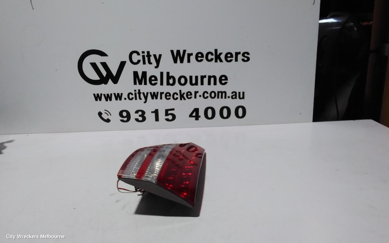 TOYOTA TARAGO REAR GARNISH, TAILGATE LAMP (RH SIDE), ACR50R, 03/2006 - 12/2008