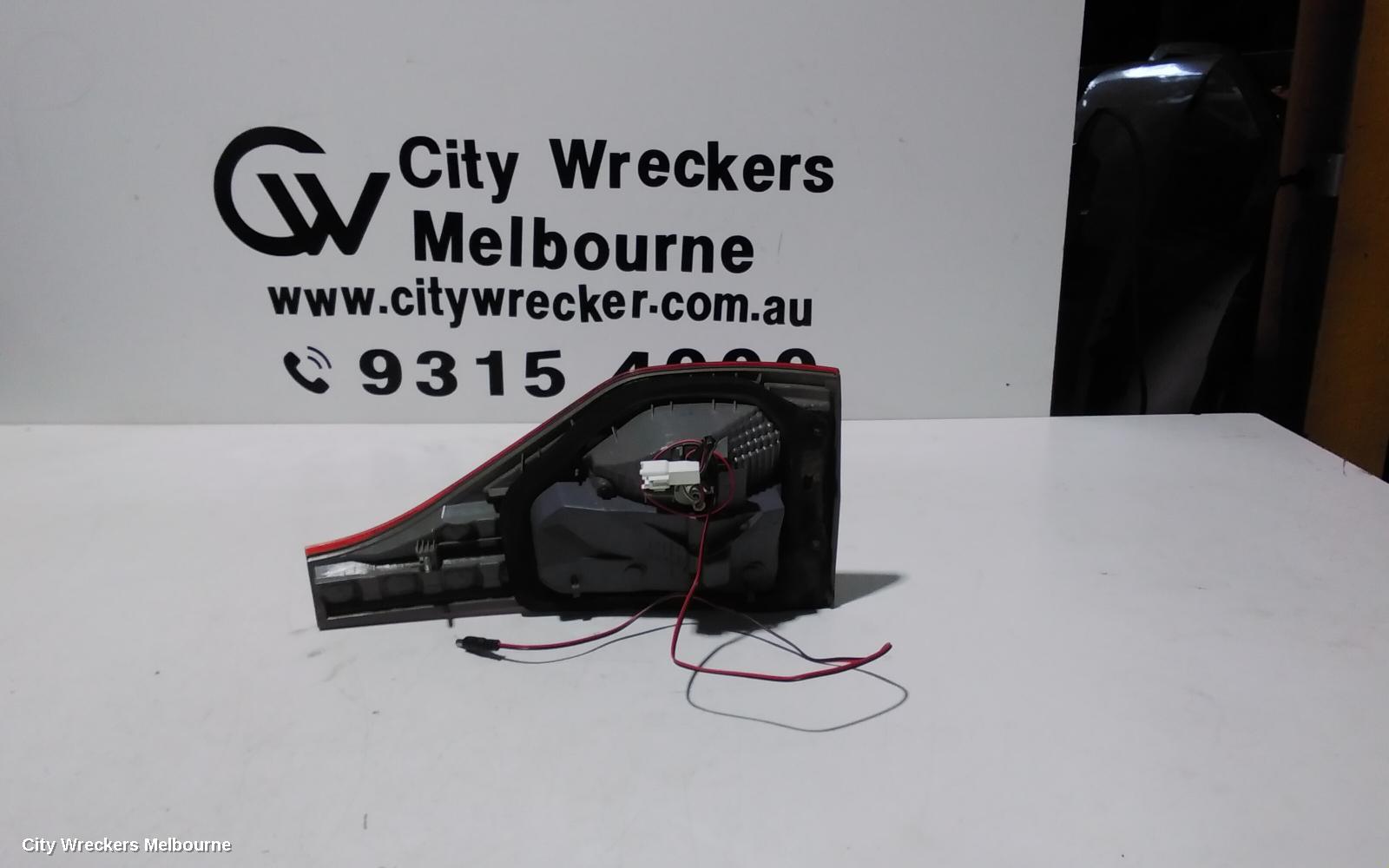 TOYOTA TARAGO REAR GARNISH, TAILGATE LAMP (RH SIDE), ACR50R, 03/2006 - 12/2008