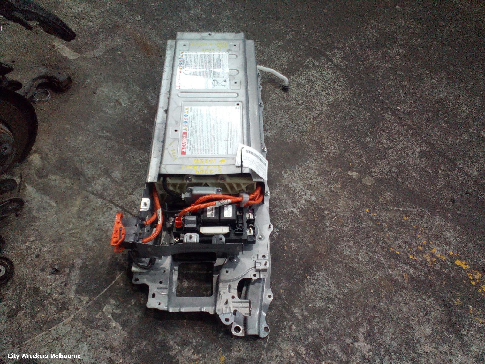 TOYOTA PRIUS BATTERY, 12 VOLT BATTERY (LOCATED IN RIGHT REAR QUARTER), NHW20R-ZVW30R, 10/2003 - 12/2015