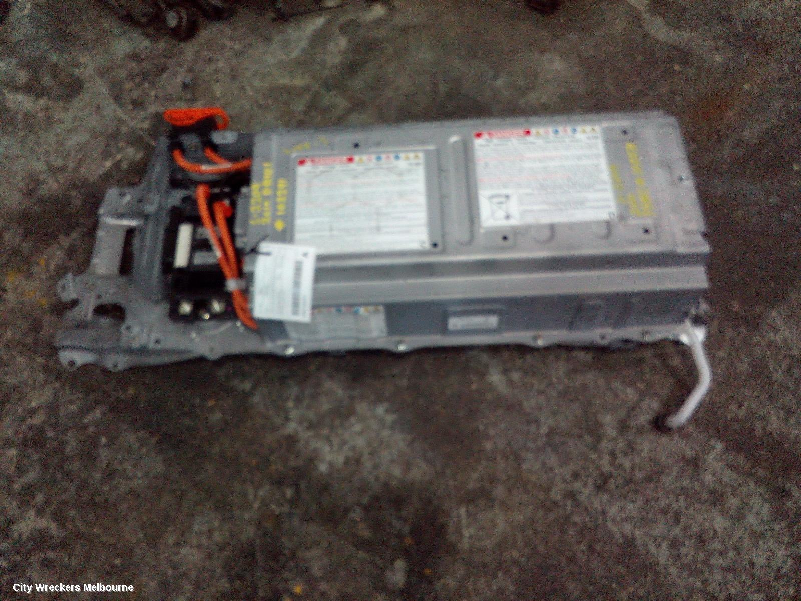 TOYOTA PRIUS BATTERY, 12 VOLT BATTERY (LOCATED IN RIGHT REAR QUARTER), NHW20R-ZVW30R, 10/2003 - 12/2015