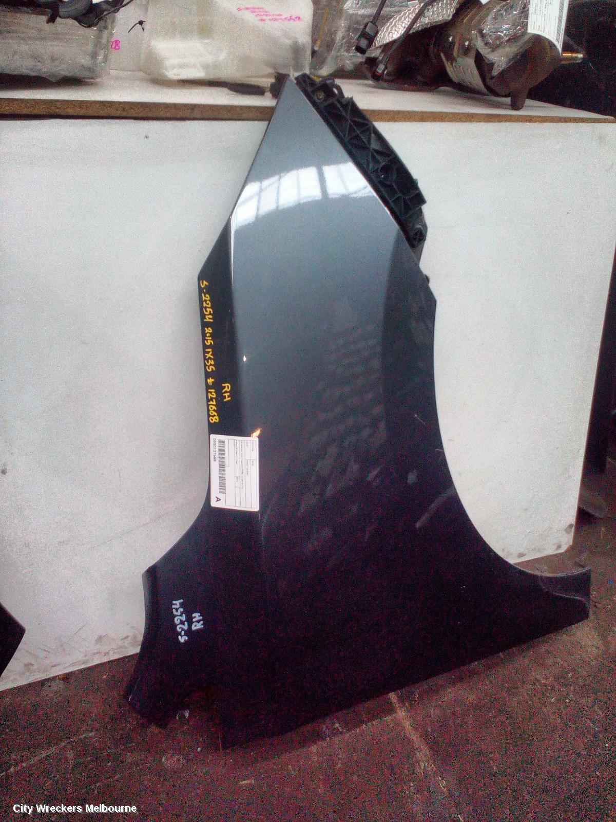 HYUNDAI IX35 RIGHT GUARD, LM SERIES, NON FLASHER TYPE, 11/2009 - 01/2016