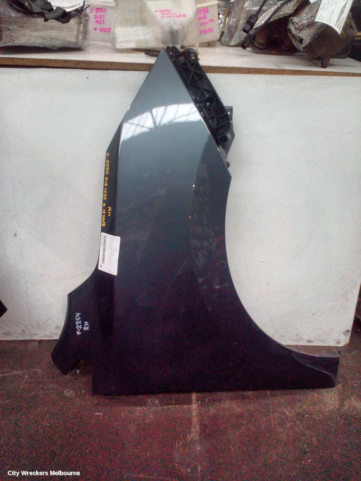 HYUNDAI IX35 RIGHT GUARD, LM SERIES, NON FLASHER TYPE, 11/2009 - 01/2016
