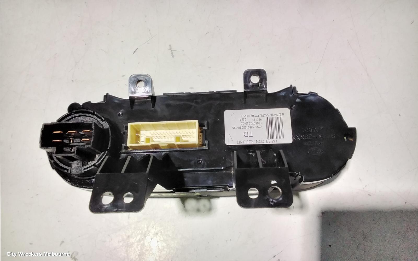 HYUNDAI IX35 HEATER/AC CONTROLS, LM SERIES, STANDARD TYPE (2 BUTTONS ON TOP), 11/2009 - 09/2013